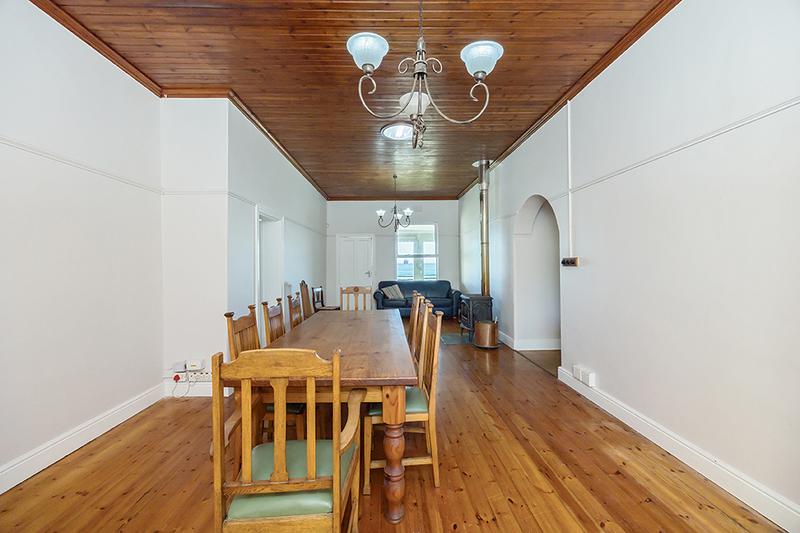 To Let 5 Bedroom Property for Rent in Bloubergstrand Western Cape